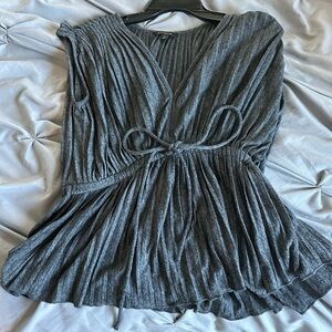 New without tags. Banana Republic gray pleated tank with drawstring, medium